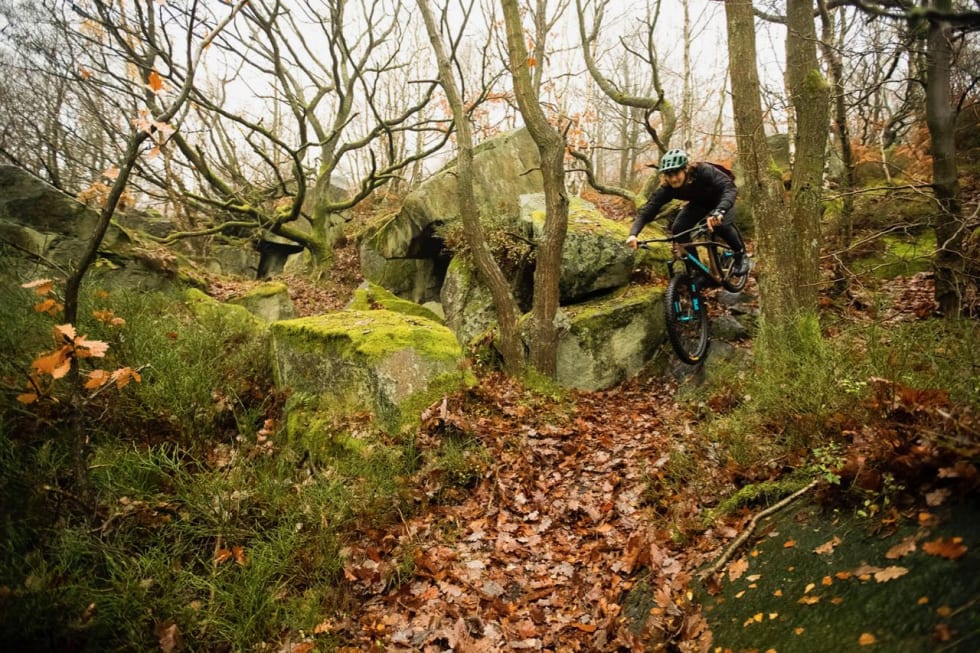 SLIK: Santa Cruz Chameleon Carbon kan brukes til uvøren stisykling.