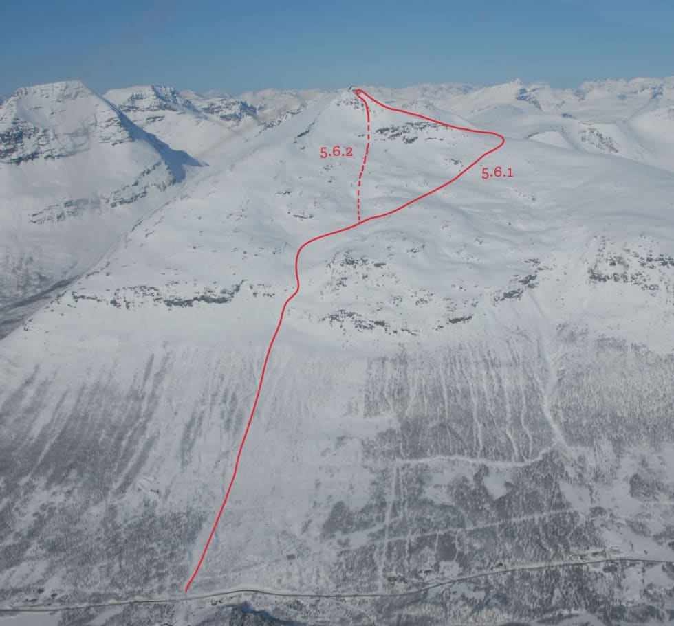 TUREN: Oversiktsbildet er hentet fra boka Toppturer i Troms. Foto: Espen Nordahl