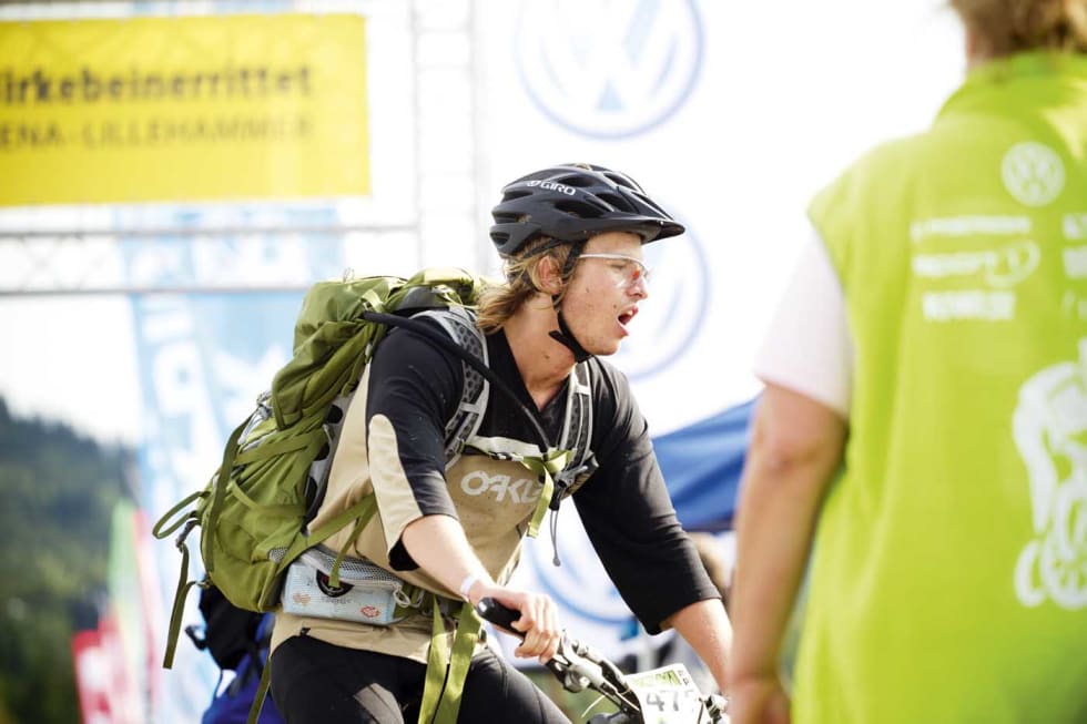 PÅ RYGGEN: Sekken og dens innhold er også et moment du må ha kontroll på. En stor sekk som på bildet er nok i overkant, det finnes et rikt utvalg sekker tiltenkt rittbruk. Foto: Kristoffer H. Kippernes _KHK3916