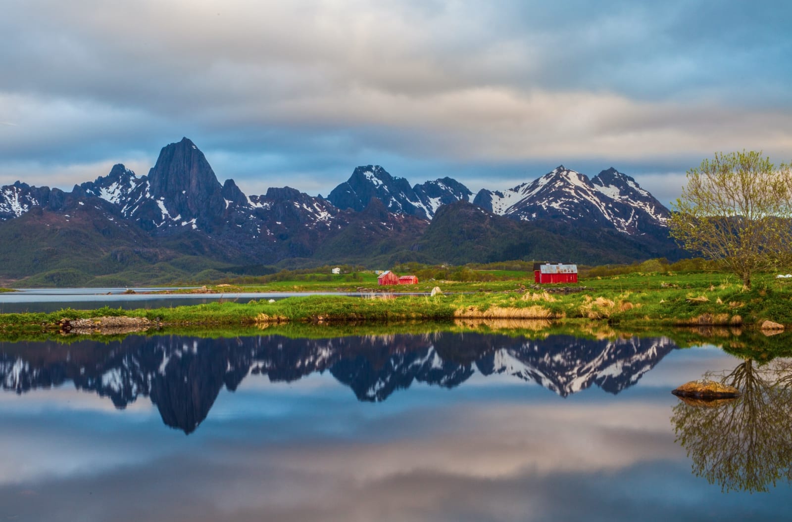 AV BESTE SLAG: Postkort fra Vesterålen. Omgivelsene rundt Reka er upåklagelige.