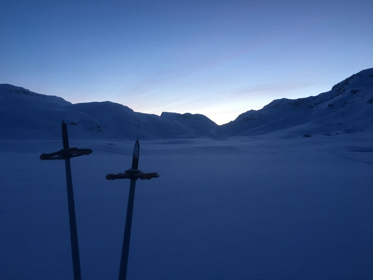 Den vakre blåtimen i Iungsdalen.