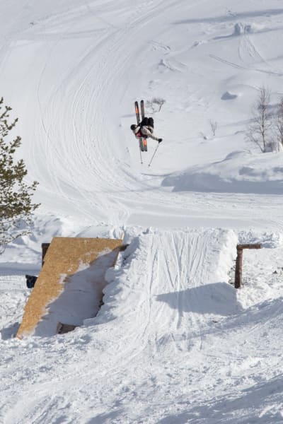 LOKKER MED 100 000 KRONER: Det er bare å dra på i Høkkers Invitational med andre ord.