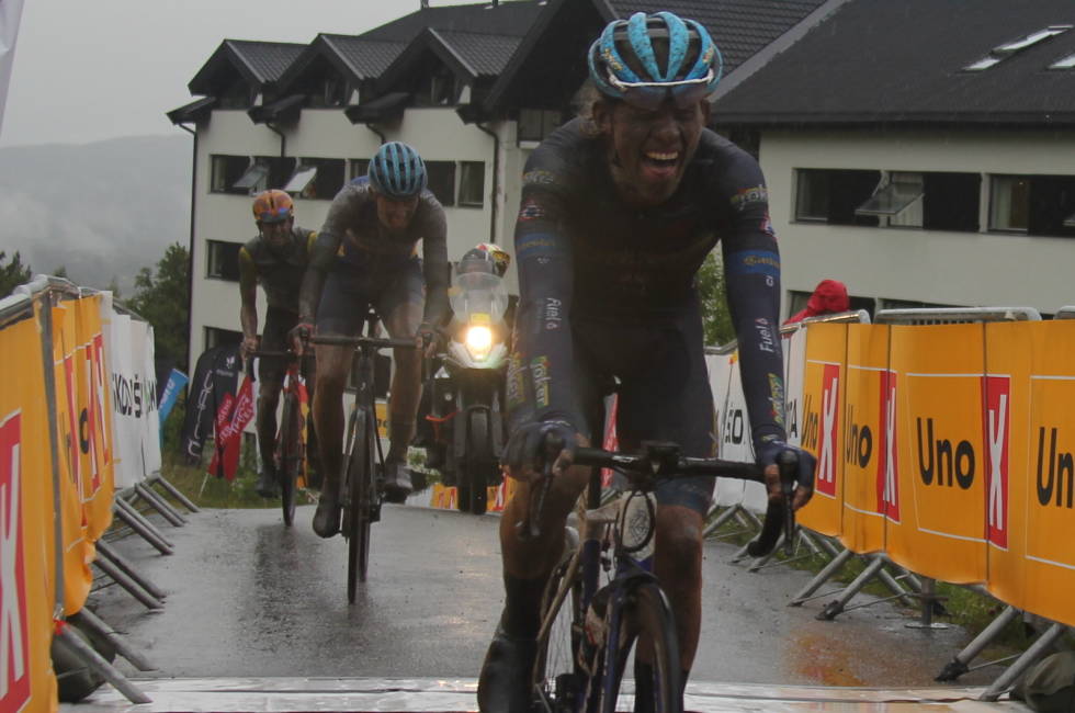 KOSTET: Andreas Staune-Mittet endte på sjetteplass, hårfint bak Markus Hoelgaard. Foto: Ingeborg Scheve Tour te fjells 2020