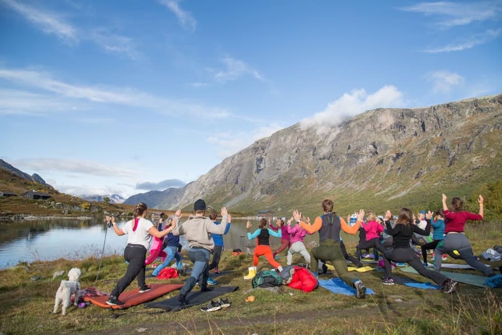 Morgenyoga på Fjellfim. Foto: Cathrin Moe