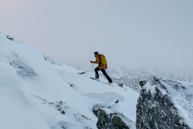 NORSK: På vei opp med norske Swix Sonic i hendene, staven som er designet av Stian Hagen. Foto: Martin Innerdal Dalen