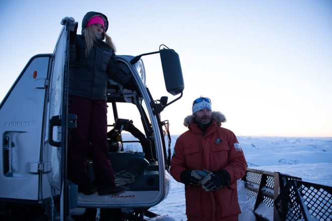 FORNØYDE DRIVERE: Daglig leder Nina Lensebakken og driftssjef Idar Aaboen er også eierne av Stryn sommerskisenter, som starter catskiing fredag. Foto: Anki Grøthe