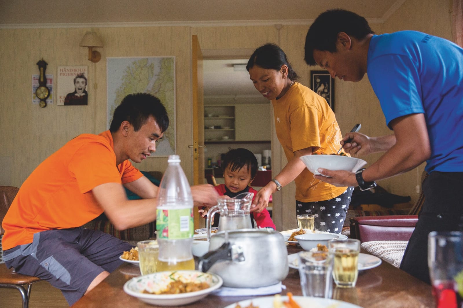 HEIM: Tshering og familien er i Jostedalen bur dei i 2.etasje på det som ein gong var kommunehuset. Etter endt arbeidsdag på breen, brukar dei det meste av tida her saman med sonen. På fridagar er det ikkje uvanleg at dei reiser til symjebassenget i Gaupne