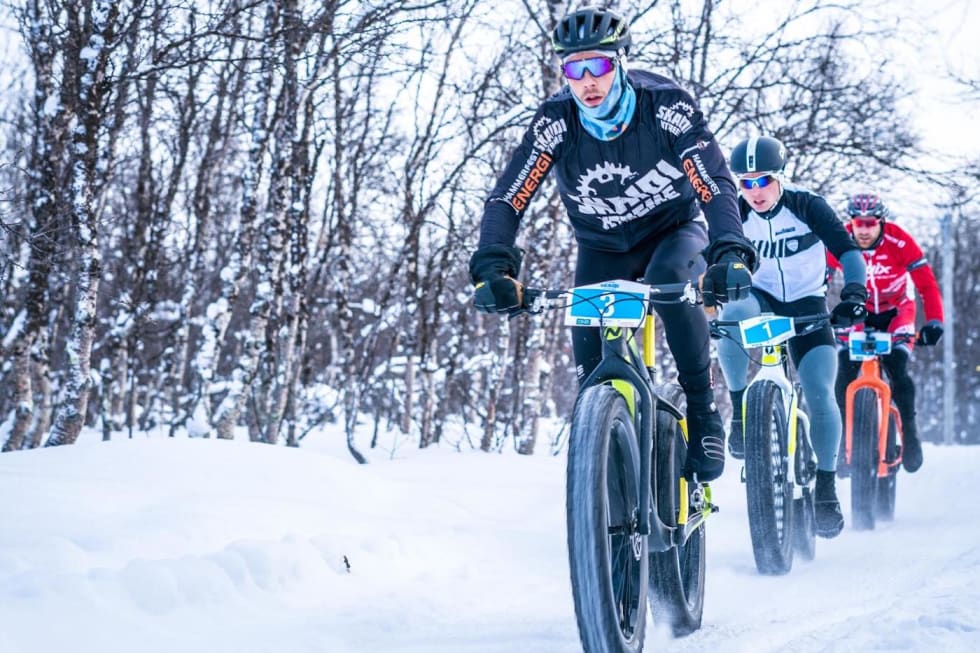 Bjørnar Aronsen (til venstre), Daniel Boberg Leirbakken og Vidar Mehl mot mål under Skaidi 2018. Foto: Rino Engdal