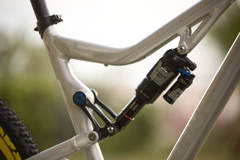 KONTROLLERT: Monarch DebonAir-bakdemperen fra Rockshox gjør en strålende jobb. _IPP9623