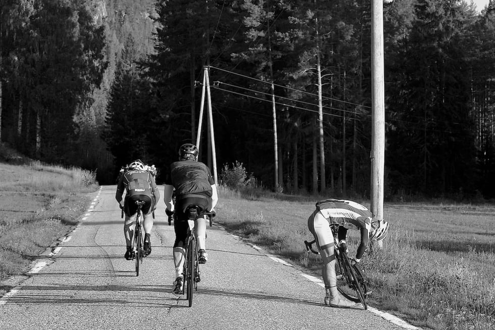 TEKNISK: Med ujevn kvalitet på underlaget, må rytterne ta høyde for tekniske utfordringer underveis. Foto: Styrkeprøven
