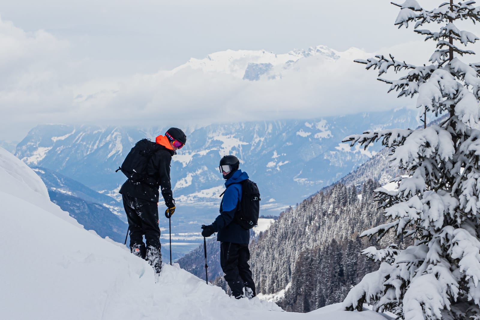 KARAKTERBYGGING: Øystein Aaheim og Stinius Skjøtskift er to av landets beste frikjørere og tilbragte store deler av fjorårssesongen sammen i Lenzerheide. Bilde: Knut August Svisdal