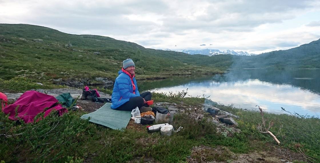 VETTISMORKI: Overnatting under åpen himmel i Morkaskaret. Foto: Terje Planke