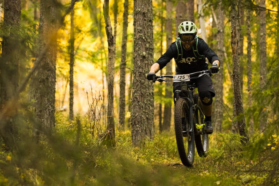 Tidtakersjefen Ove Grøndal slengte seg med i siste øyeblikk og angret ikke et sekund på det. Ove Grøndal Ringerike Enduro 2018 - Per-Eivind Syvertsen
