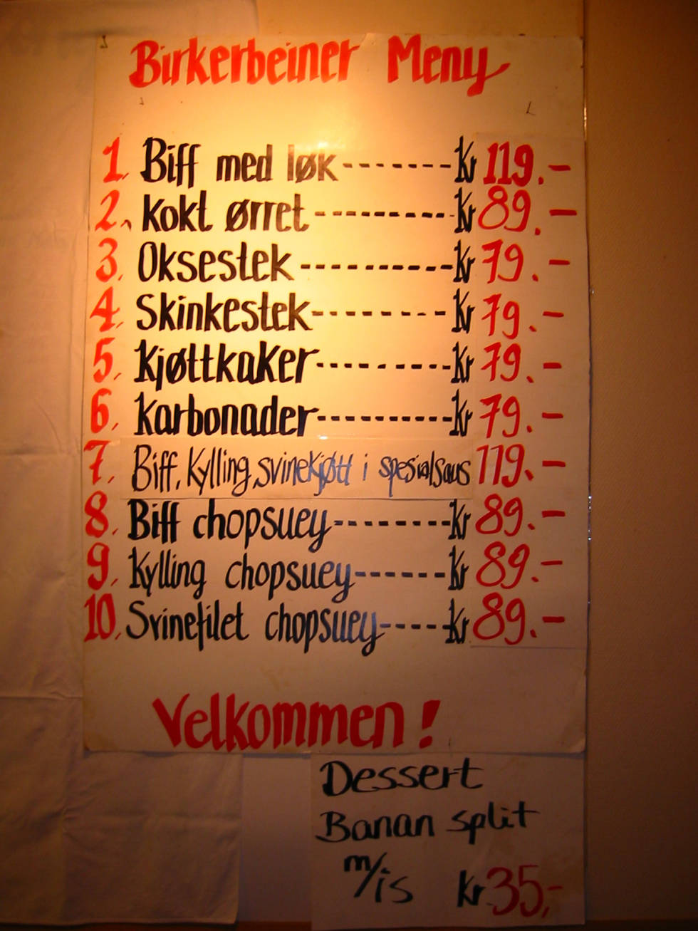 Vi inntok en bedre middag. Mmmm, banan split! 112-1205_IMG