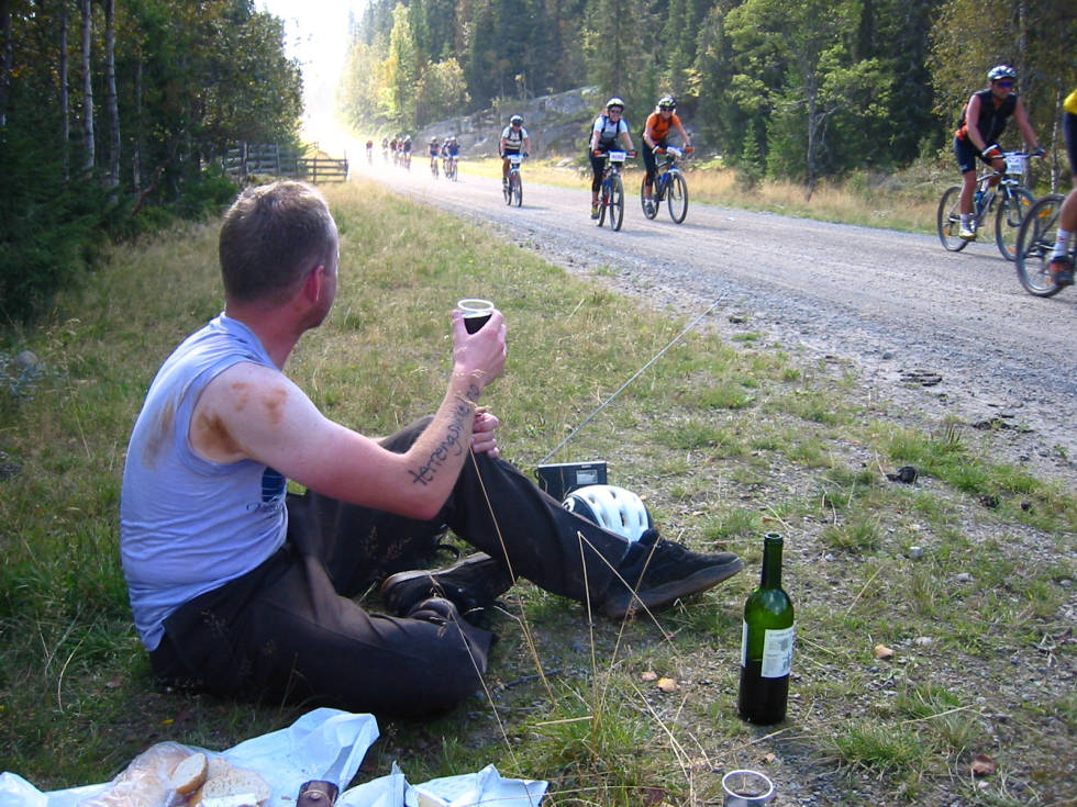 Vil noen ha litt vin? 112-1284_IMG