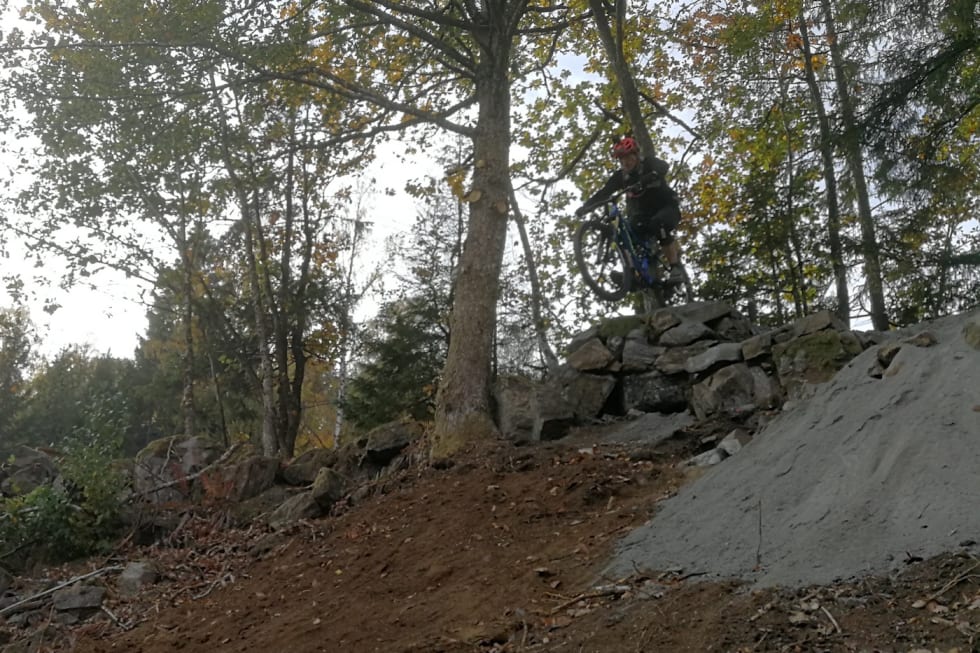 Nå skal det bli mer av både hopp og dropp i Tungvekteren. Foto: Steinar Ytrehus Tungvekteren - park jump - Foto Steinar Ytrehus 1400x933