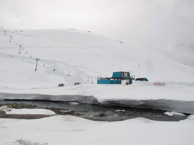 DRØMMEFØRE: Det var deilig nysnø da Stryn sommerskisenter åpnet sist helg. Foto: Pål-Trygve Gamme