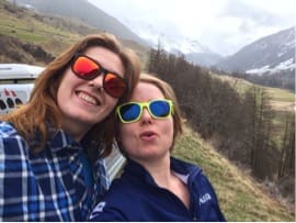 SOL: Først i Italia kom solen frem for jentene i fra nord.