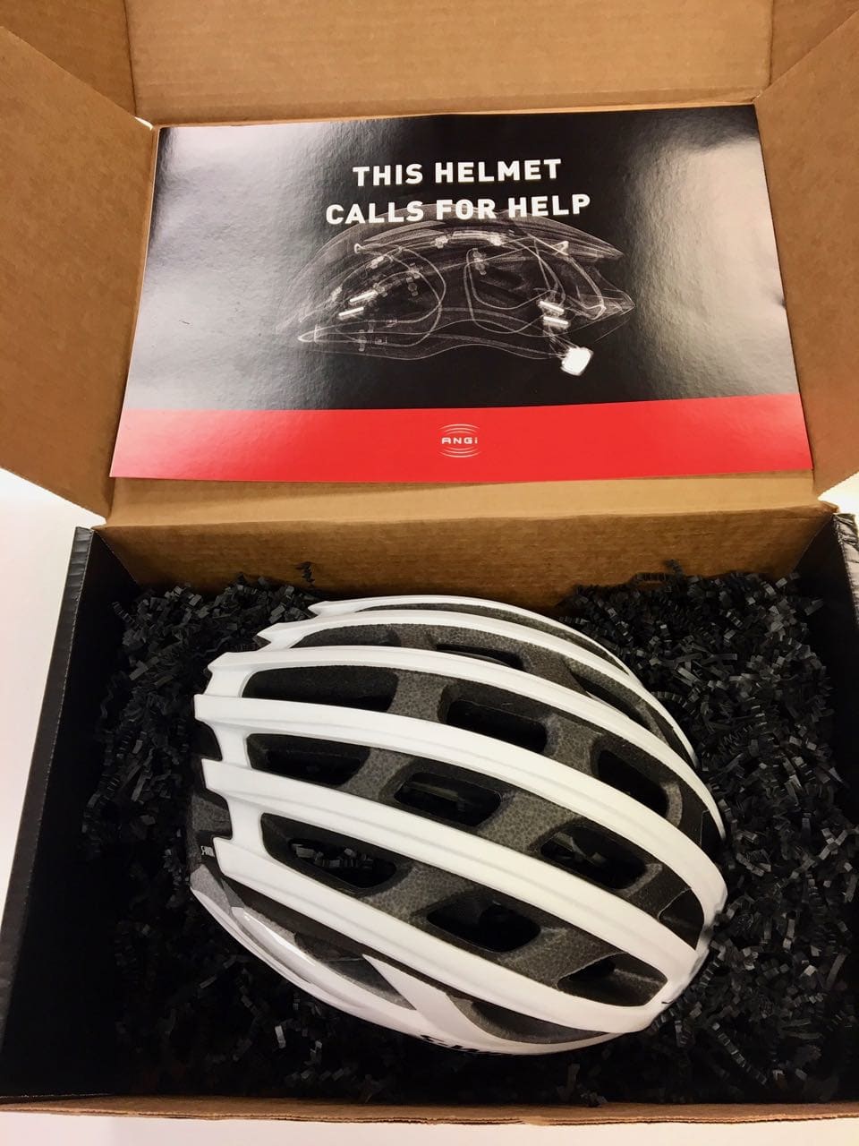 UNBOXING: Vi har fått inn et eksemplar av nye Prevail II med både MIPS SL og ANGi.