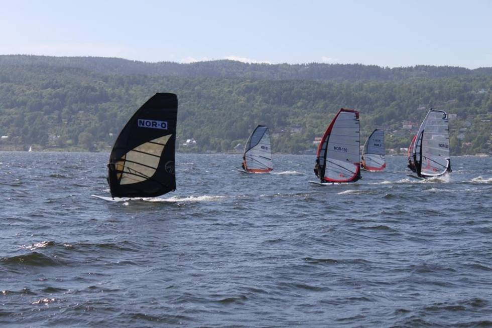 OSLOFJORDEN: Strålende forhold for windsurfing når det blåser rette veien. Oslofjorden