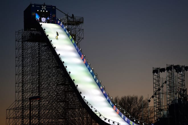 INRUN: Et vanlig stillas-inrun er temmelig bratt, men dette fra X Games i hovedstaden for fire år siden er barenmat sammenlignet med det som kommer i år. Foto: Phil Ellsworth