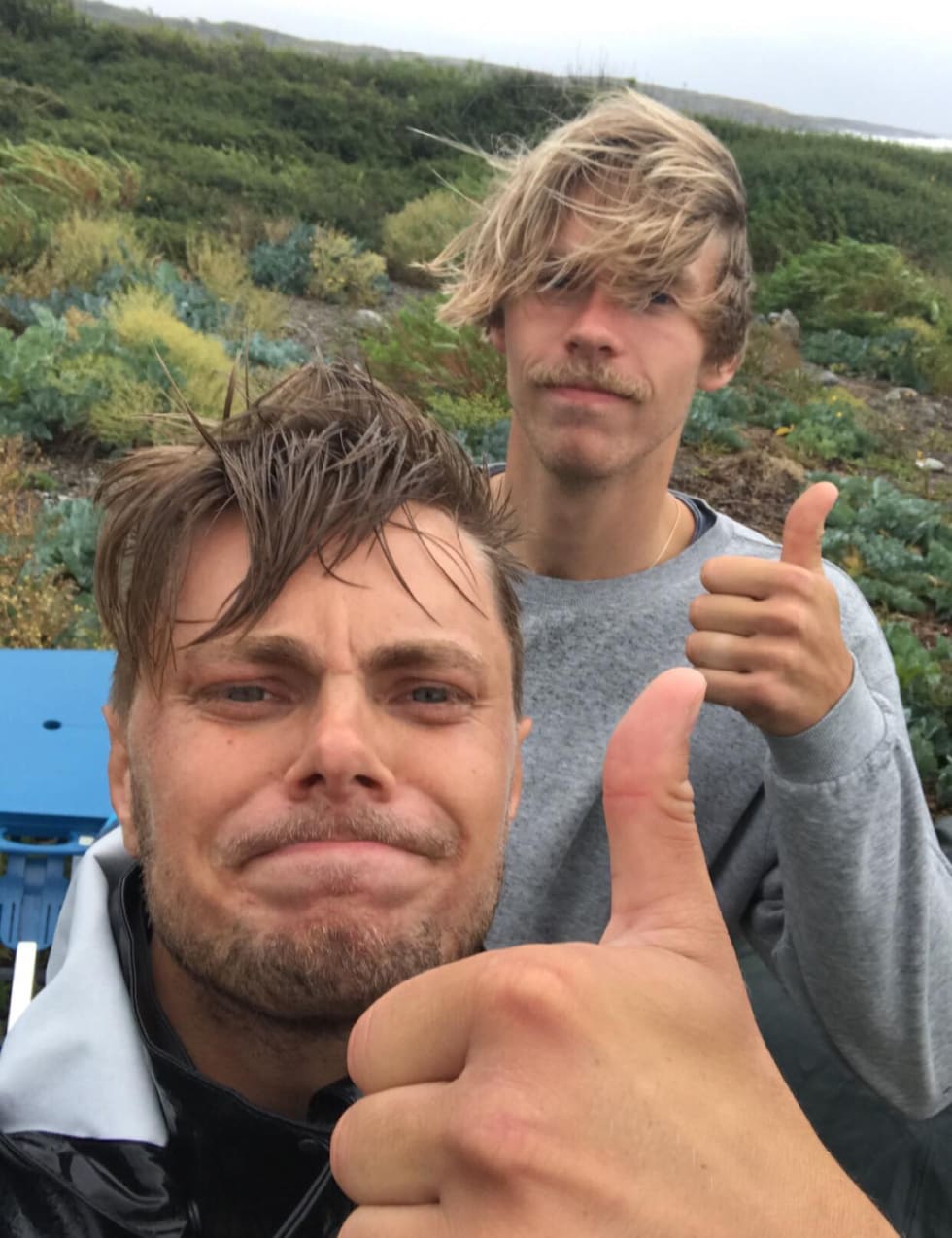 FÅR SKRYT: Arrangørene Joakim Bakken Kjenner og Markus Karlsen ser for seg å invitere til flere konkurranser på Saltstein. Foto: Joakim Bakken Kjenner