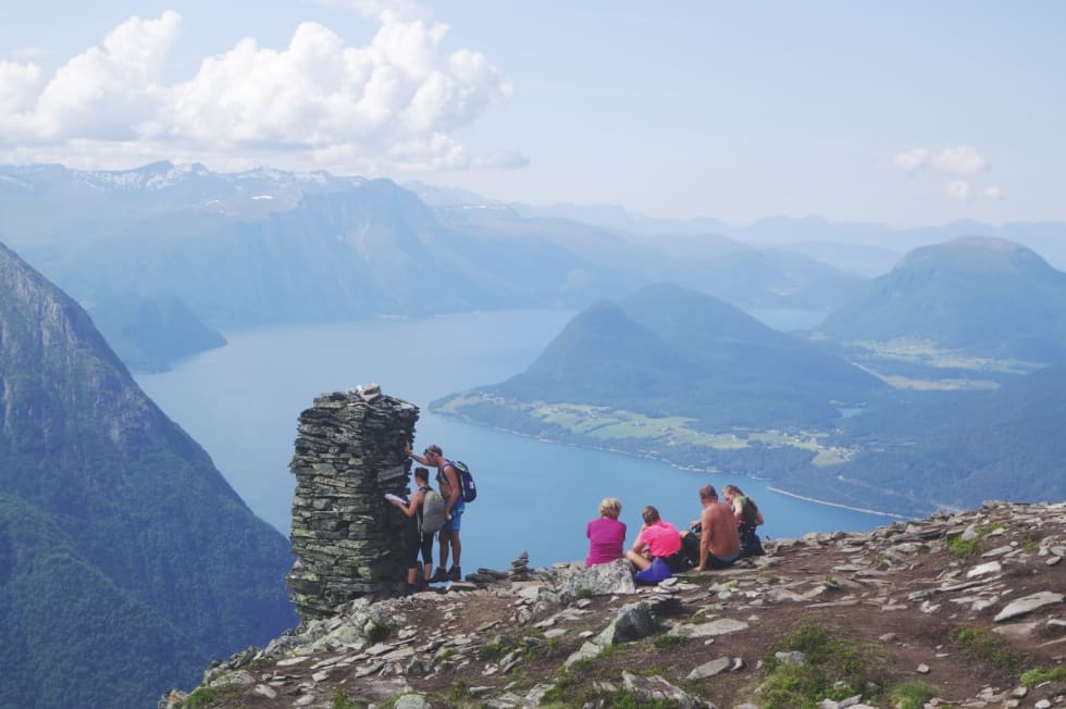 FOLKSOMT: Romsdalseggen er godt etablert som turistattraksjon.