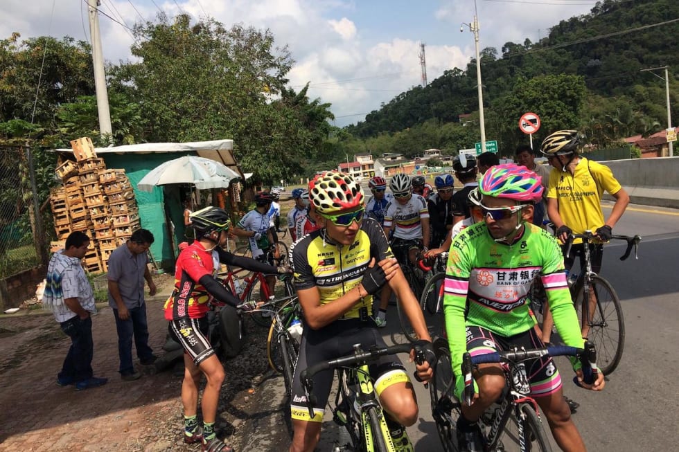 SPARTANSK: Visst kan de sykle i Colombia, også selv om staffasjen rundt rittene er litt mindre enn i mange andre land. Fto: Jonas Orset.