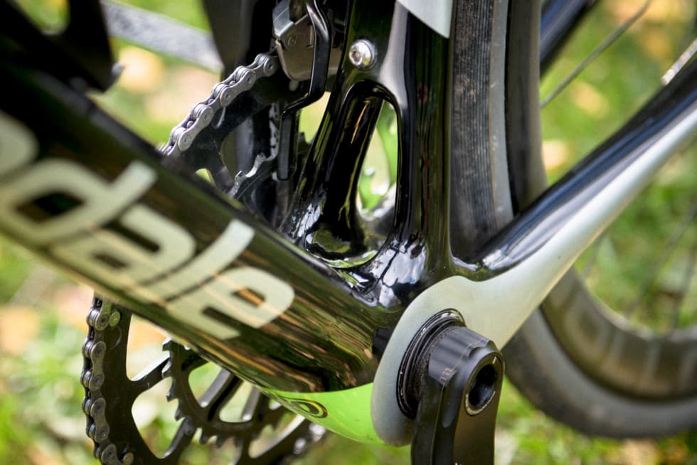 3 | DRENERING: Det åpnet hullet i setestaget er i hovedsak et designelement. I følge Cannondale skal det tilføre både stivhet og vekttap, samt drenere vekk vann fra krankhuset.