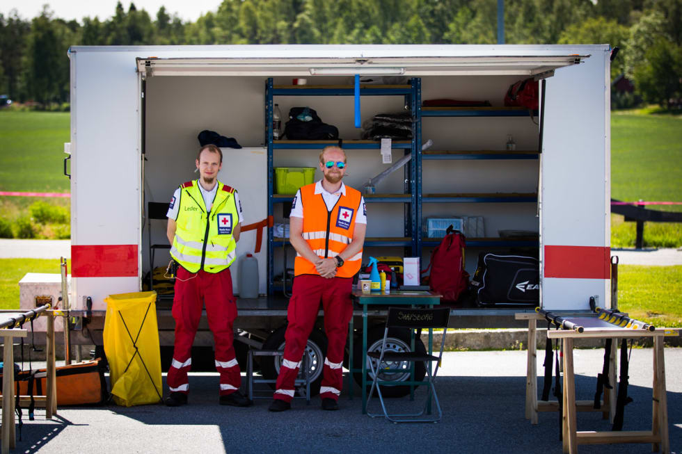 FØRSTEHJELP: Røde Kors stilte mannsterke i tilfelle uhell. (foto: Snorre Veggan) skjebergrittet-1018a