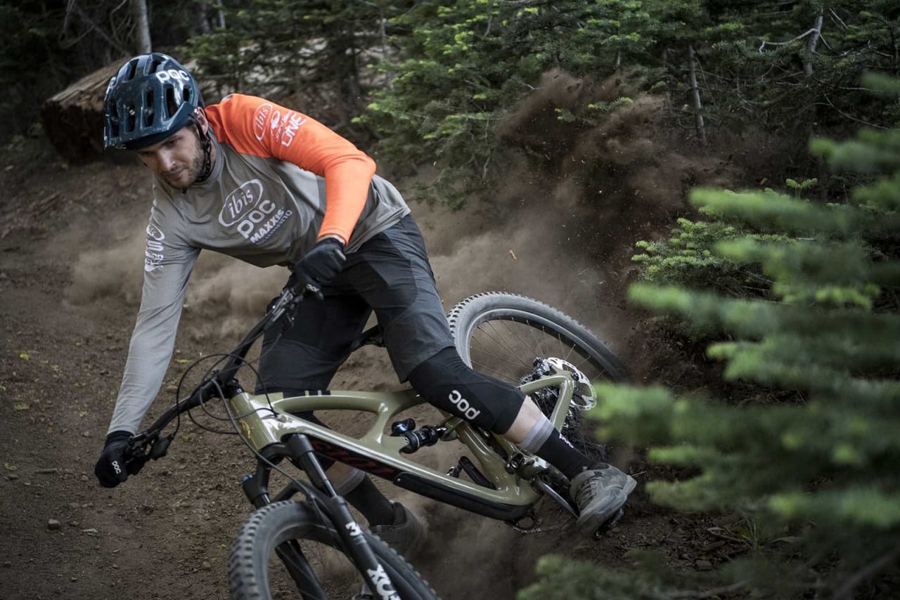 FOR GROVT TERRENG: Nye Ibis Mojo HD5 plasserer seg i den grovere enden av segmentet. Foto: Ian Collins.
