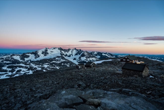 ET HØYDEPUNKT: Fanaråki en nydelig junikveld. Foto: Bård Basberg