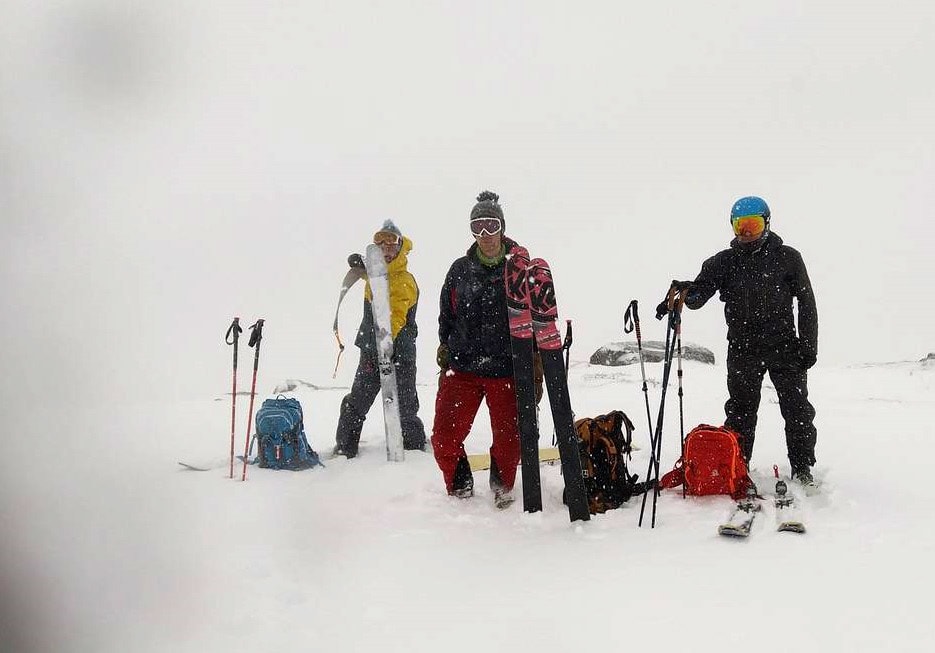 WHITEOUT: Det ble en av de bestigningene hvor foto-posering ikke akkurat var førsteprioritet. Foto: Gjertrud Fallet