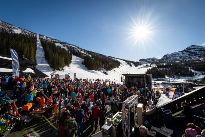 MYE FOLK: Hemsedal er Norges nest største skisenter i omsetning, kun Trysil er større. Begge eies og drives av Skistar. Foto: Ola Mattsson
