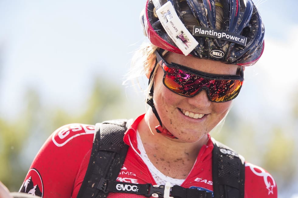 Nederlandske Hielke Elferink tok tredjeplassen i Birkebeinerrittet på lørdag, knepent slått av Jennie Stenerhag fra Sverige. Elferink har favorittstempelet i dameklassen i Skaidi Xtreme. Foto: Kristoffer Kippernes Hielke Elferink - Birken 2016 - Kippernes