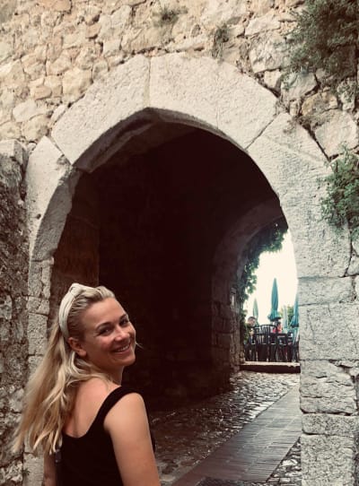 BLID: Ikkeno feil med humøret selv om det er noe feil med kneet. Foto: Privat