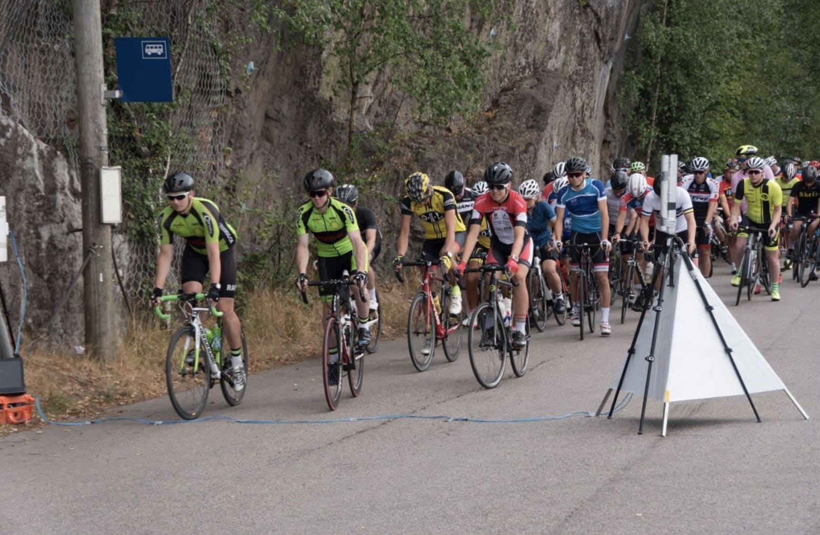 Rytterne er klare for et døgn med everesting. Foto: Bjørn Saksberg