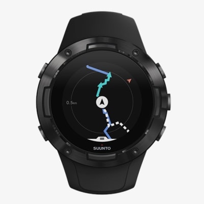 Suunto 5 er en fin tur- og treningspartner. Klokkens slanke og lette design gjør den behagelig for hverdagsbruk og trening. Klokken vil også minne deg på å lade i tide. Synkroniser til Suunto-appen for å utforske ruter direkte fra klokken.