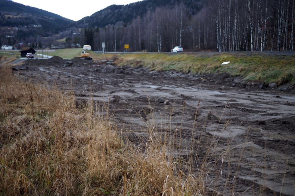 Det gjenstår ennå mye før sykkelparken i Ål er klar, men om 1 million kroner og 5000 kubikk jord vil det se helt annerledes ut. Foto: Knut Myking Sykkelpark Ål 2 - Knut Myking 1400x933