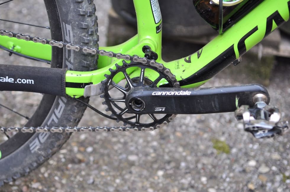 SPIDERRING: Cannondales egne husdeler fungerer motsatt av mange andres, de øker verdien og hever estetikken på sykkelen. Hollowgram SL-krank med Spiderring er så lekkert det blir. Lett også.