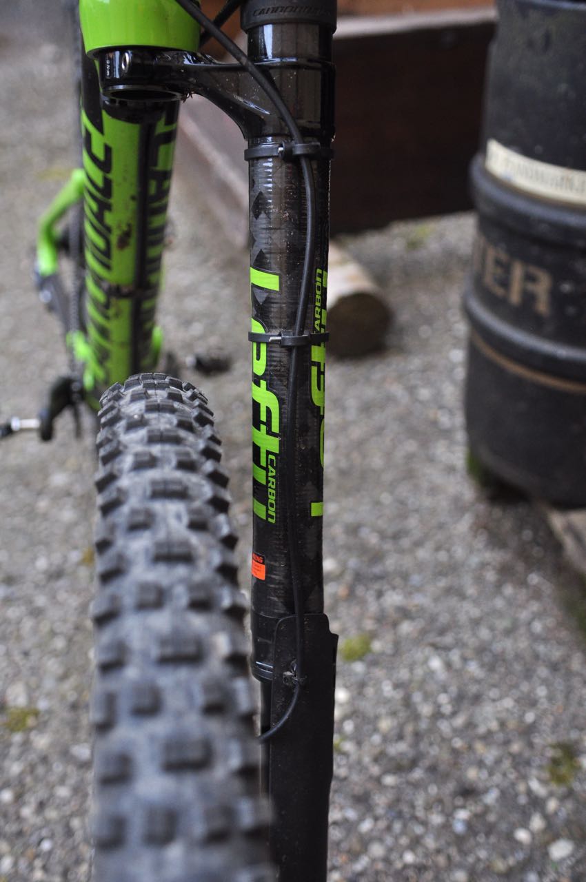 KARBON-LEFTY: Cannondales unike «Gaffel» vekker fortsatt oppsikt. Funksjonen er også oppsiktsvekkende bra.