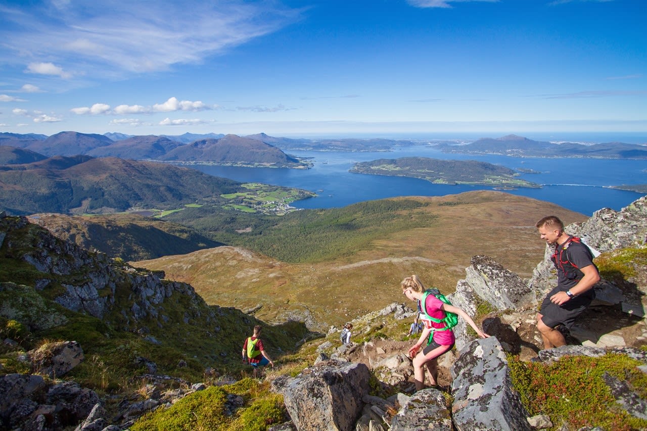 Det blir bratt flere steder underveis i løpet, som har en totalstigning på 1900 høydemeter. Foto: Torvikbukt Idrettslag og Fjellhauselag