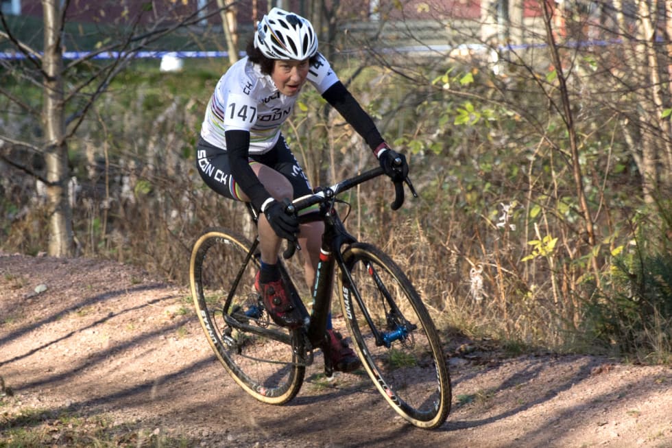 FOKUSERT: Gjertrud Bø håper å forsvare VM-trøya på fredag. Foto: Bengt Ove Sannes Gjertrud Bø - CX Svelvik 2017 - Bengt Ove Sannes 1400x933