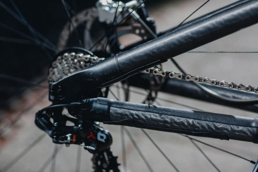 MUFFER: Den spesielle konstruksjonen med titan-muffer og karbon-rør er ikke akkurat vanlig kost blant sykkelprodusenter.