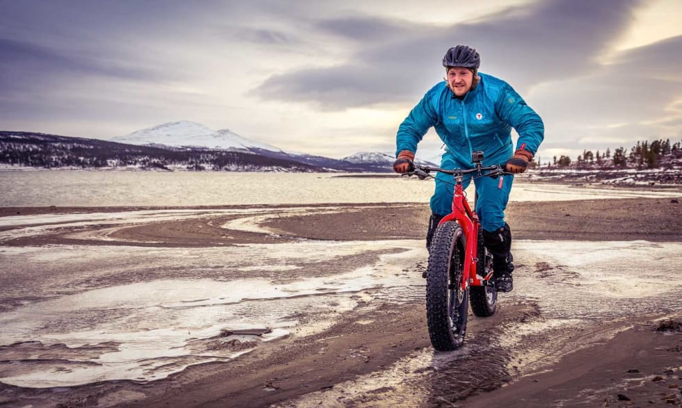 LIDENSKAP: Marius ga opp ex-philstudiene samme år som da han brente av hele studielånet på fulldemper. Sykling er noe av det artigste han holder på med. Foto: Kristoffer M. Thuestad