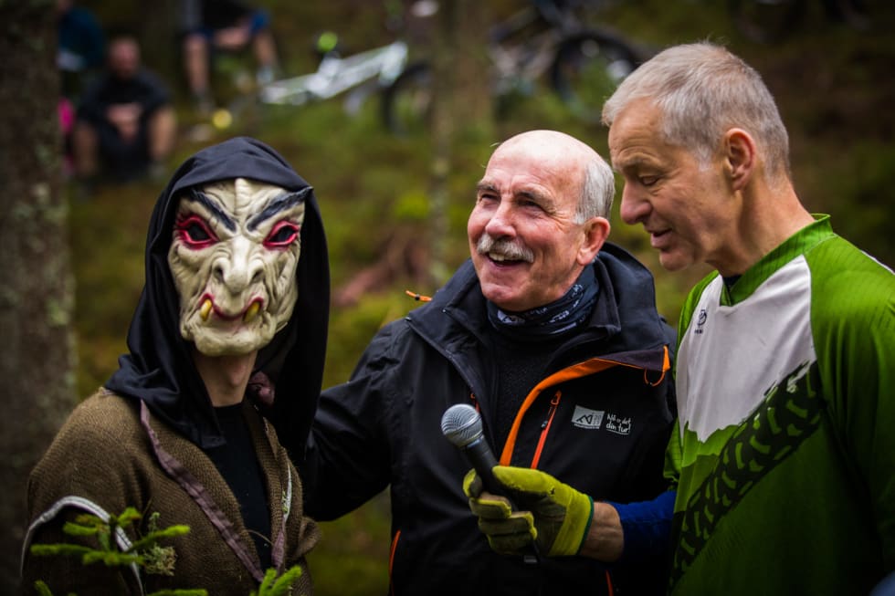 Øyvind Rørslett (til høyre) gir seg etter snart ti år som leder i NOTS Oslo og Omegn, her med Steinar Saghaug i Friluftsrådenes Landsforbund. Foto: Snorre Veggan Steinar Saghaug Friluftsrådenes Landsforbund - Øyvind Rørslett NOTS Oslo og Omegn - Pioneren åpning oct 2015 - Snorre Veggan