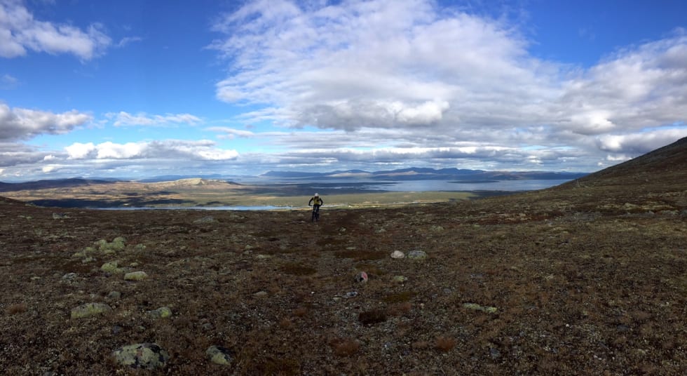 Det kryr ikke av syklister på fjellet i Rendalen. Foto: Emil Carlson Gjotveien -Sømådalen - topptur Gloføkkampen Foto Emil Carlson 1400x765