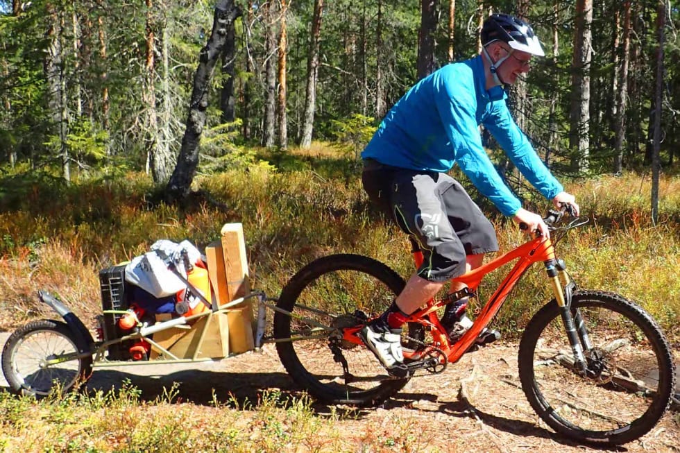 Thomas Haslestad på vei over Klemmehõgda Foto Simen Filseth 1400x933