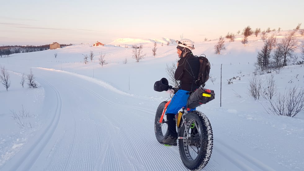 Eivind Schneider underveis i Fat Viking, før snøstormen slo inn over rytterne. Foto: Sascha Dreier Eivind Schneider - Fat Viking 2018 - Foto Sascha Dreier 1400x788