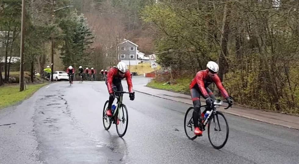 SLITNE: Rye-troppen kom til mål på Enebakk Rundt med 15 mann samlet, og kapteinen er godt fornøyd med innsatsen. Foto: Rye Expressen Rye XP - Enebakk Rundt - Foto Rye XP 1400x